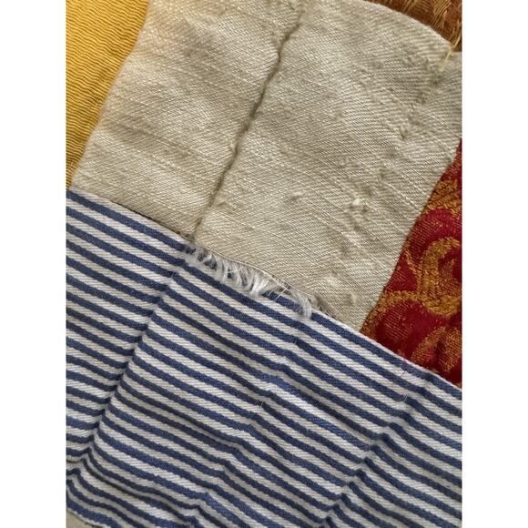 Handmade Quilt Approx 53”x 81” - Picture 4 of 12